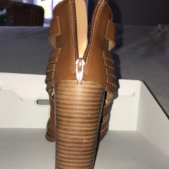 Aldo Gilang Brown cross-strap heel - Picture 3 of 6